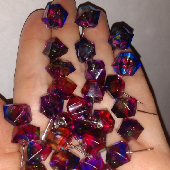 A little "Patience" crystal post earrings - Picture 3 of 4